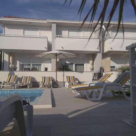 Luxury Apartments Cuba 1 Novalja Exterior foto